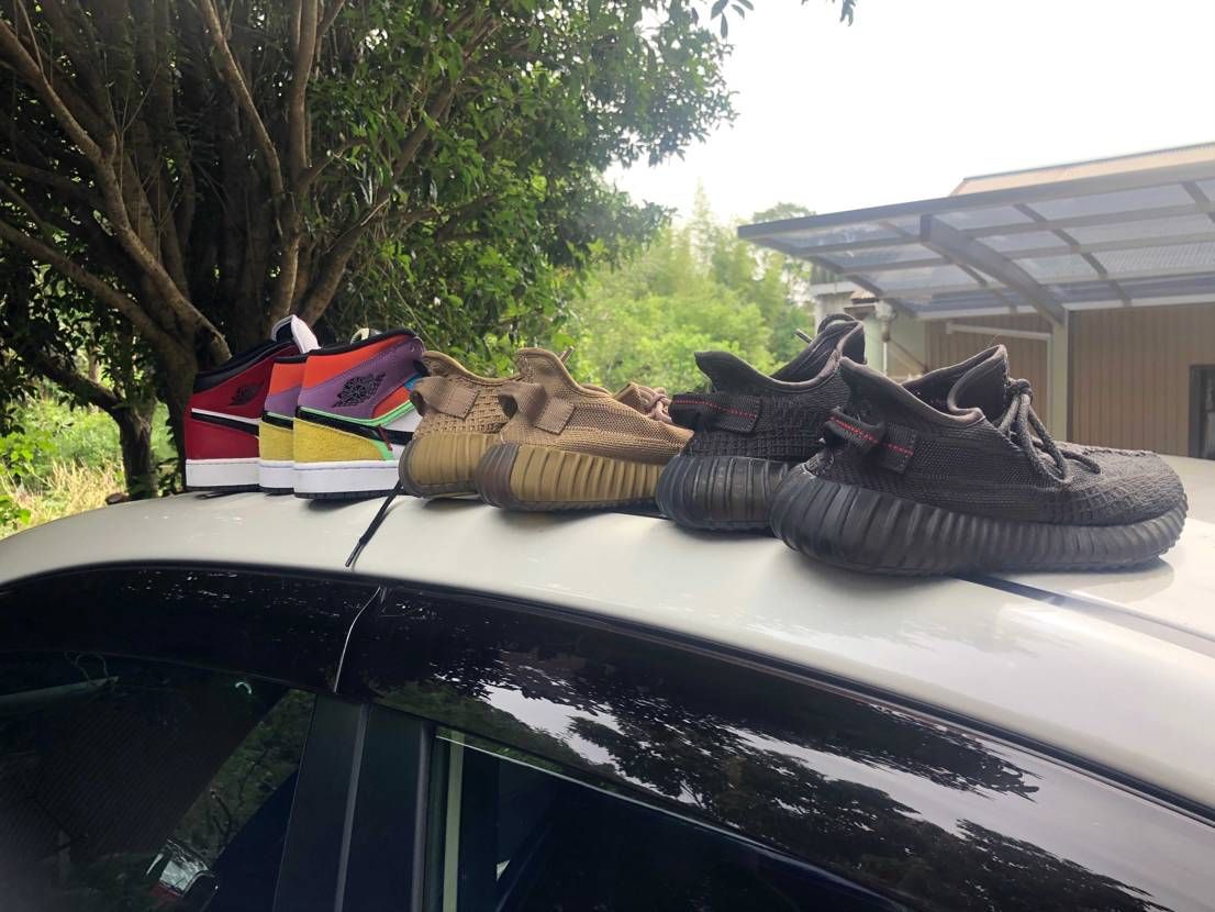 車を掃除してたら、いっぱいスニーカー出てきた笑笑