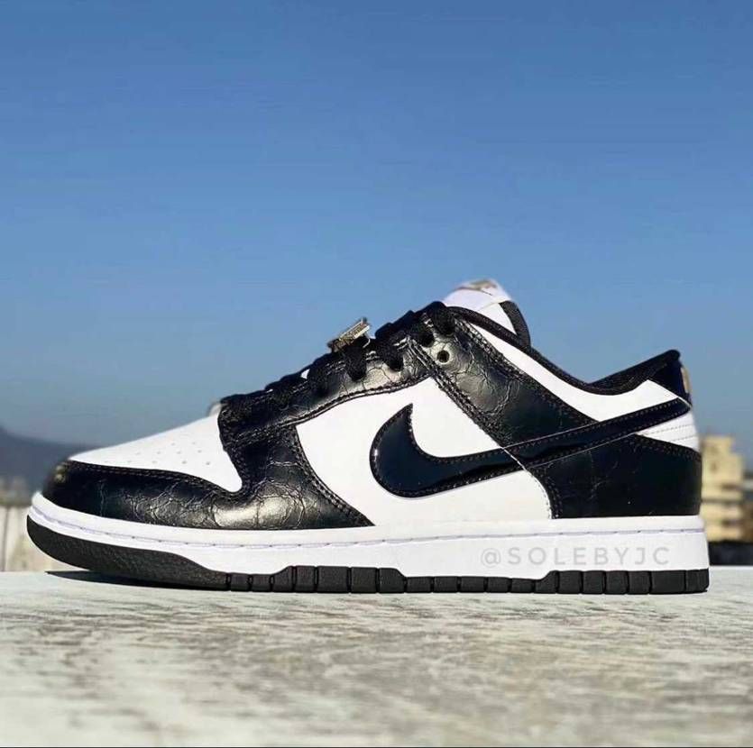 NIKE DUNK LOW “PANDA 2.0”

今度はアップグレードし