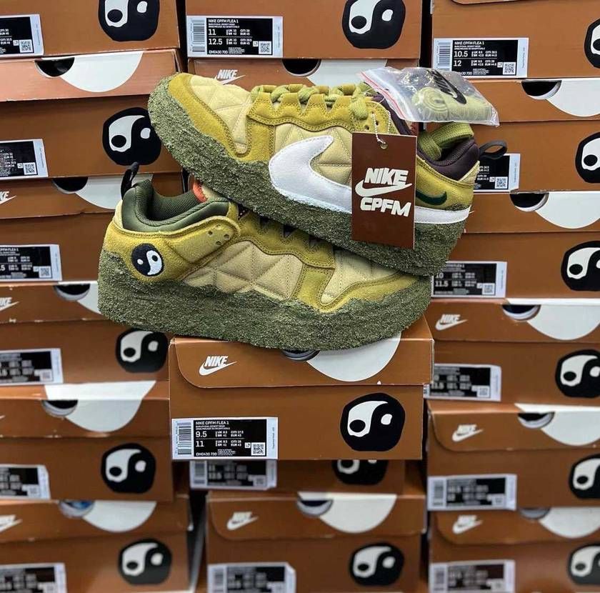 『カクタスプラントフリーマーケット×Nike Dunk Low』

そろそろ