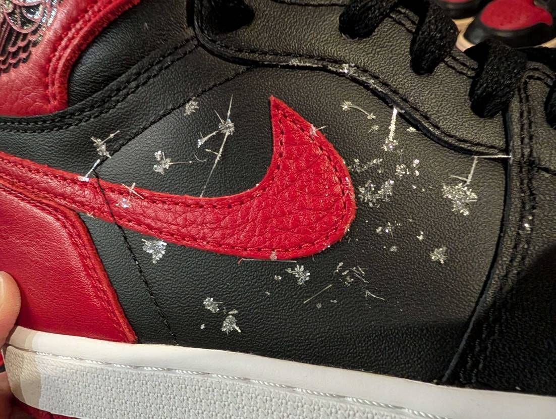 デッドストックで保管してたJORDAN1 BREDを空けてみたらビックリ！
何