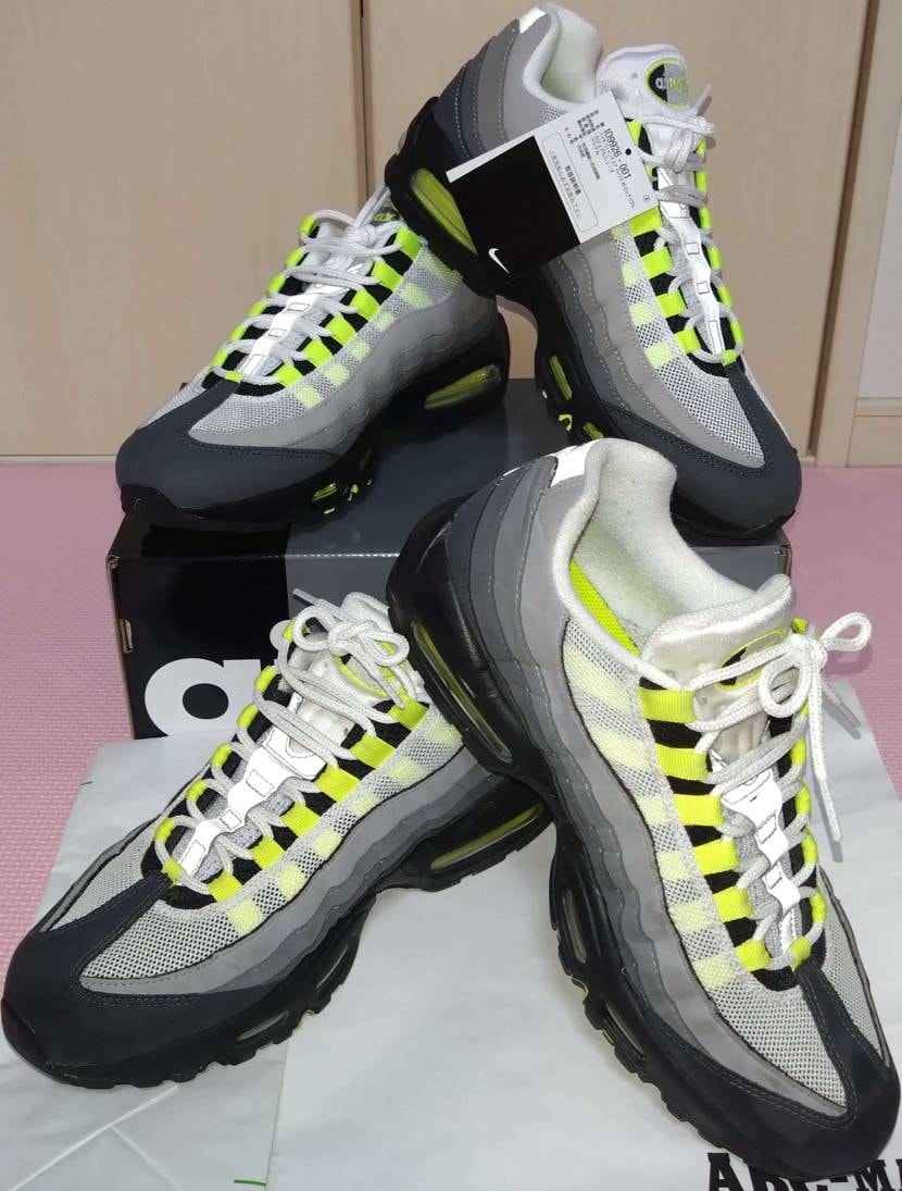 ☆エアマックス95　イエグラ☆　
2026年モデルと2020年モデル比較！！