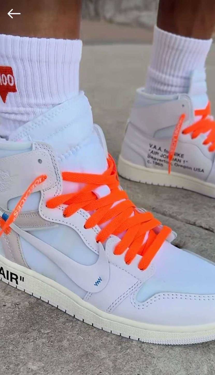 このオレンジのシューレースが一番カッコいいと思ったんですが、付属されてなかった(