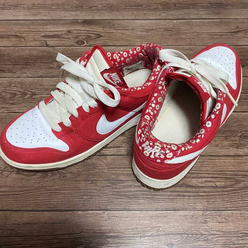 今日リユースショップでこんなダンクを見つました。
古いモデルのようですが状態よ