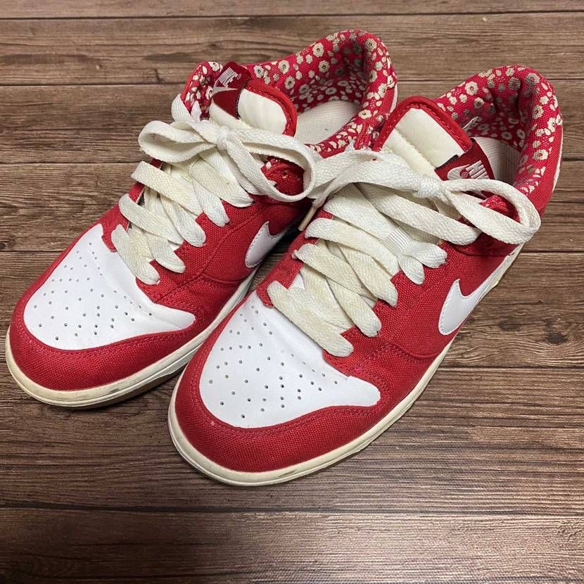 今日リユースショップでこんなダンクを見つました。
古いモデ