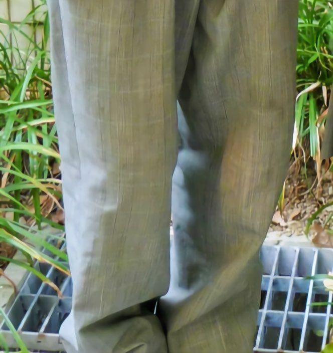 制服のズボンが薄い緑なのですがダンクのコートパープルは合うと思いますか！？他に何