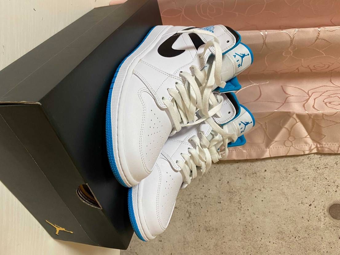 エアジョーダン買ったんですけどどんなズボンに合わせればいいと