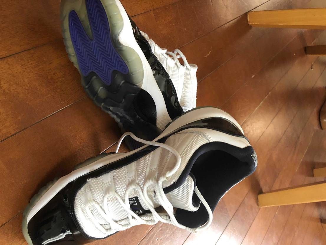 このエアジョーダン11low は本物でしょうか？