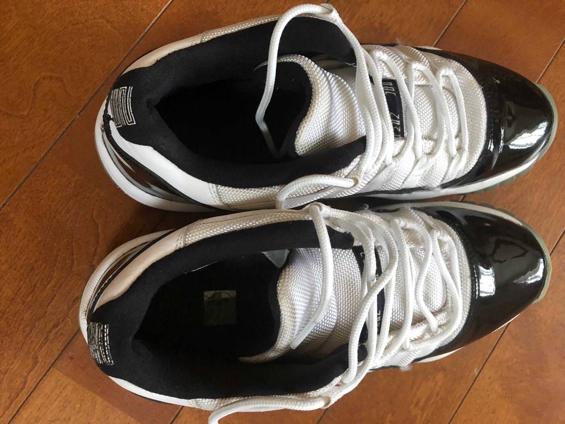 このエアジョーダン11low は本物でしょうか？