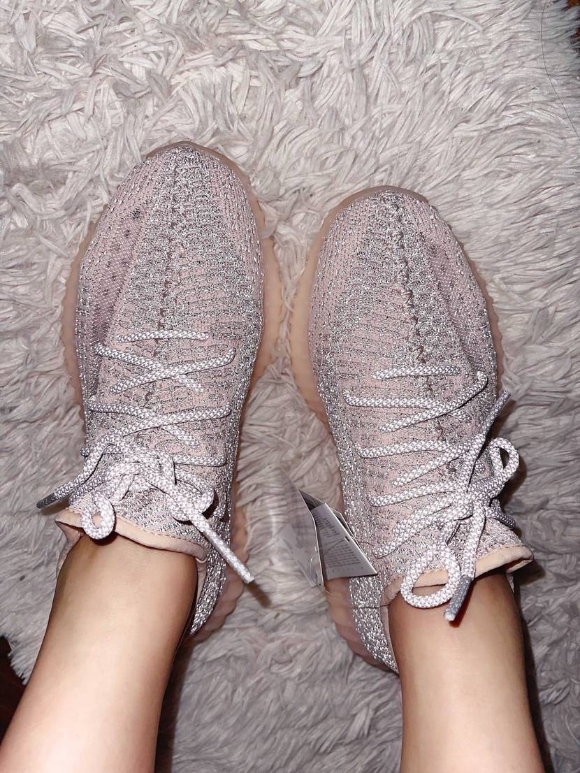 yeezy 350V2 GET！キラキラピンクで可愛い💕友達