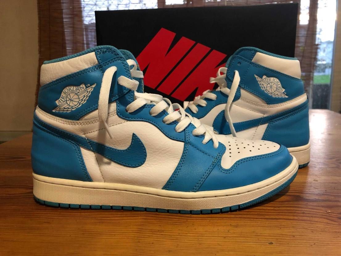 中古で買って泥だらけだったのでジェイソンマ－クで洗って紐新品に替えてアイロンでシ