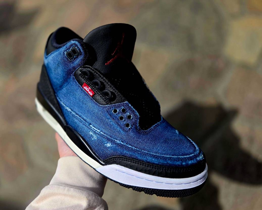 初カスタム👟自分では納得の出来✨
本当はもう少し色落とした