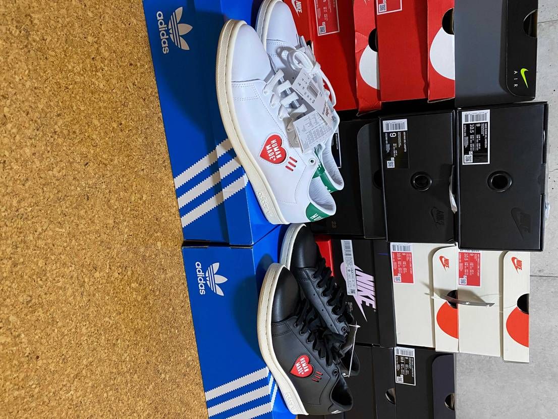 ヒューマンメイドのスタンスミスが1足8000円弱で買えた🙌2足合わせても1足分定