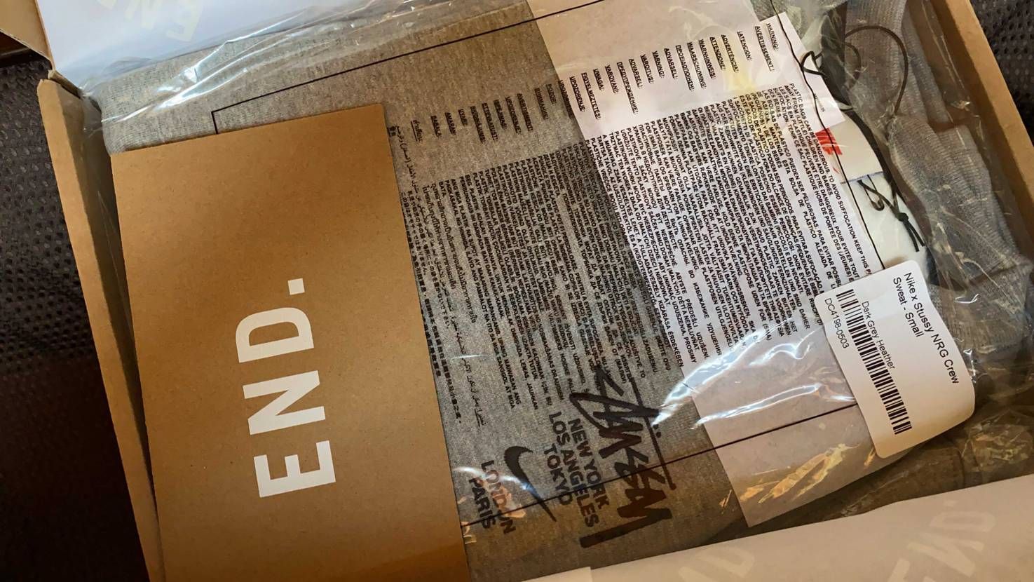 ありがとうございます◎Nike×Stussy最高です🔥
E