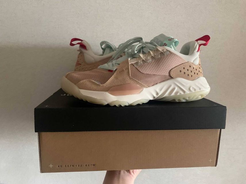 到着〜!作り大きめやね!縦長!yeezyより履き心地いい!