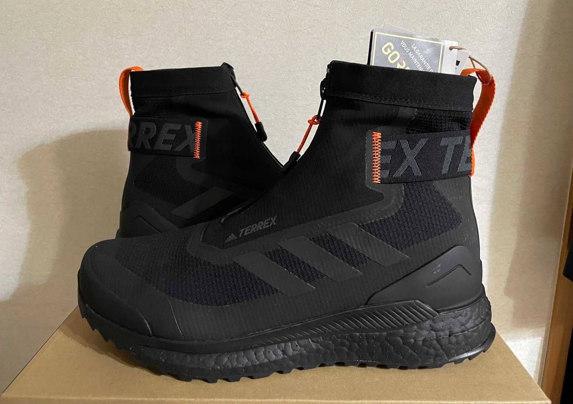 某アウトレットでadidasTERREXシリーズのHIKERを
定価30800