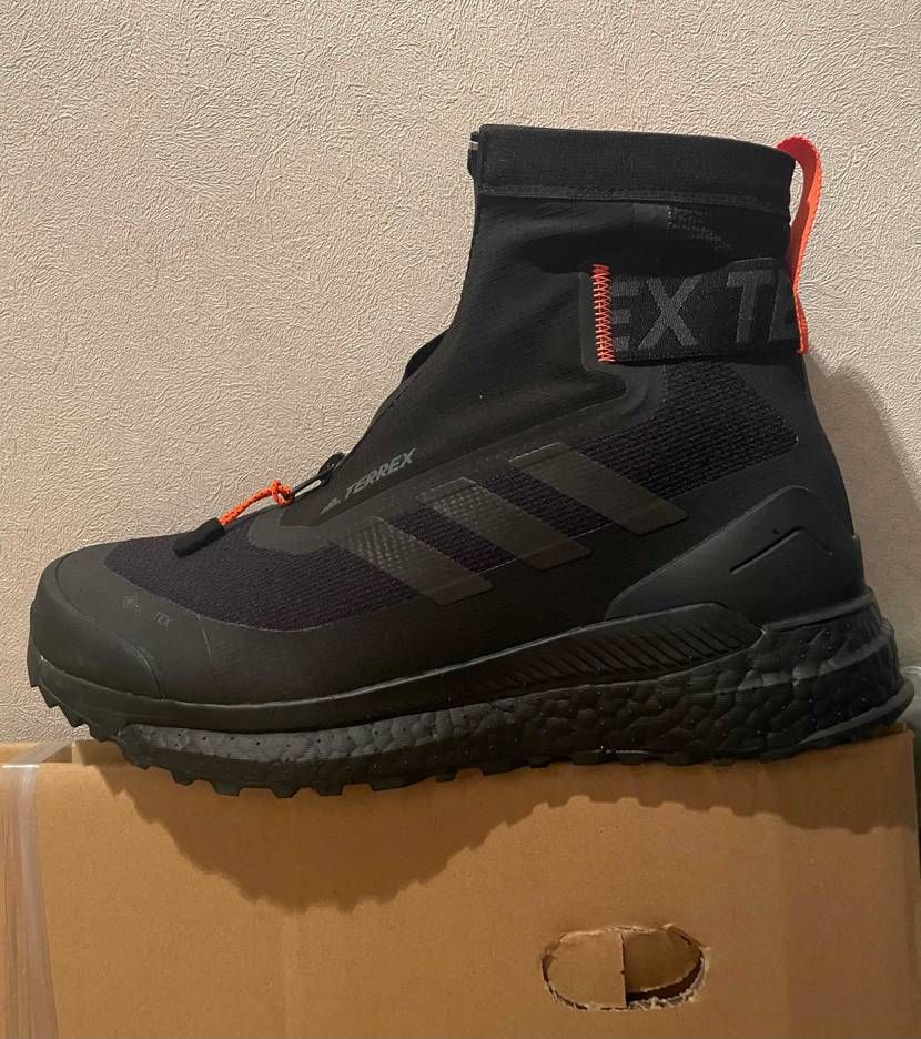 定価30800円のadidasTERREXシリーズのHIKER
5月にアウトレ