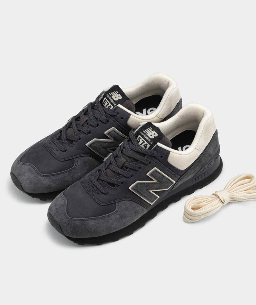 3足で9万90000円はたけーて。
マイサイ残ってんだよな〜
コラボだからっ