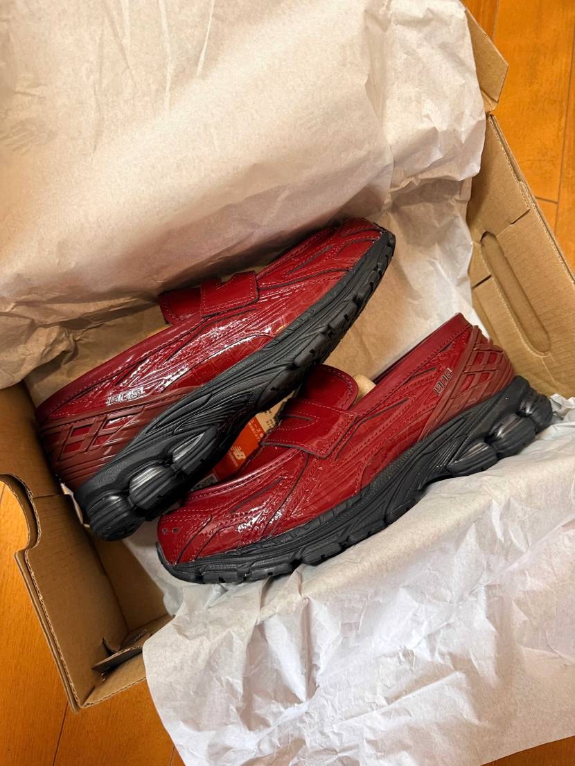 派手だね〜でも実物意外とといいね！
zozo見たらフルサイ残ってて買ってみるか