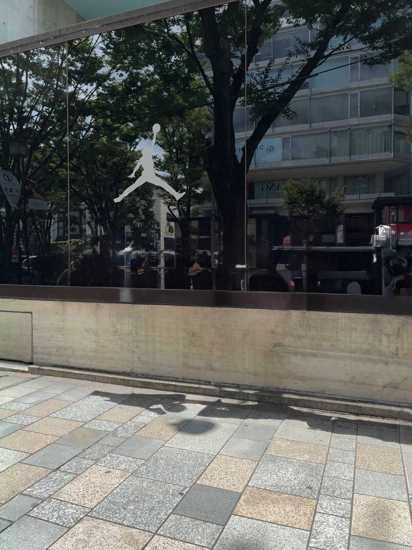 ダンボールめちゃくちゃ積んでるのか覗いたけど
想像より全然少ない感じでした💨
