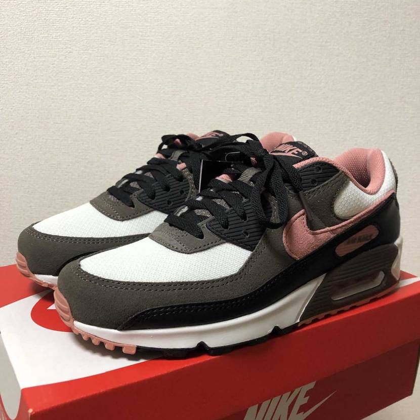 冷静にこれが3500円は安い。
写真よりも実物の色は綺麗。
チョコブラウンと