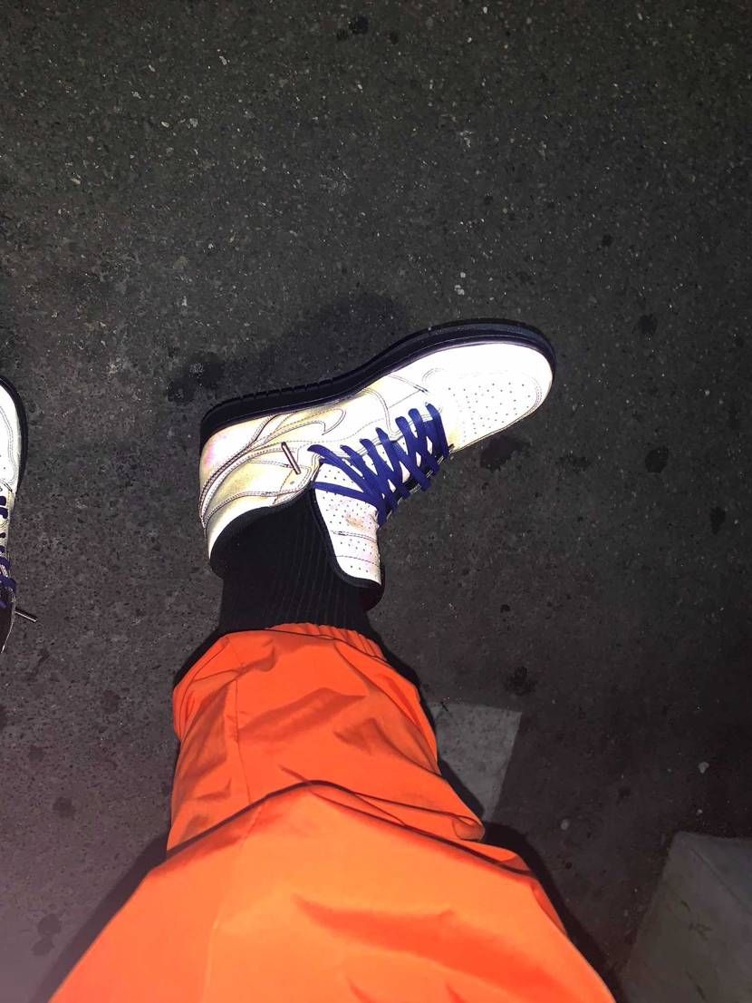 思った以上に反射して驚きを隠せないでいる