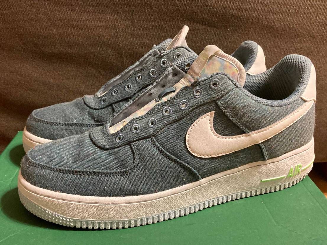 いつ出たフォース1か分からんけど古着屋さんで3500円で買えた！シューレース以外