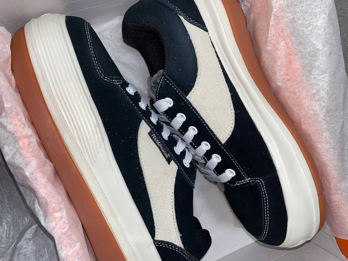 同世代(21歳)にはあまり響かないかもしれないけど、、裏原が好きな俺には最高のス