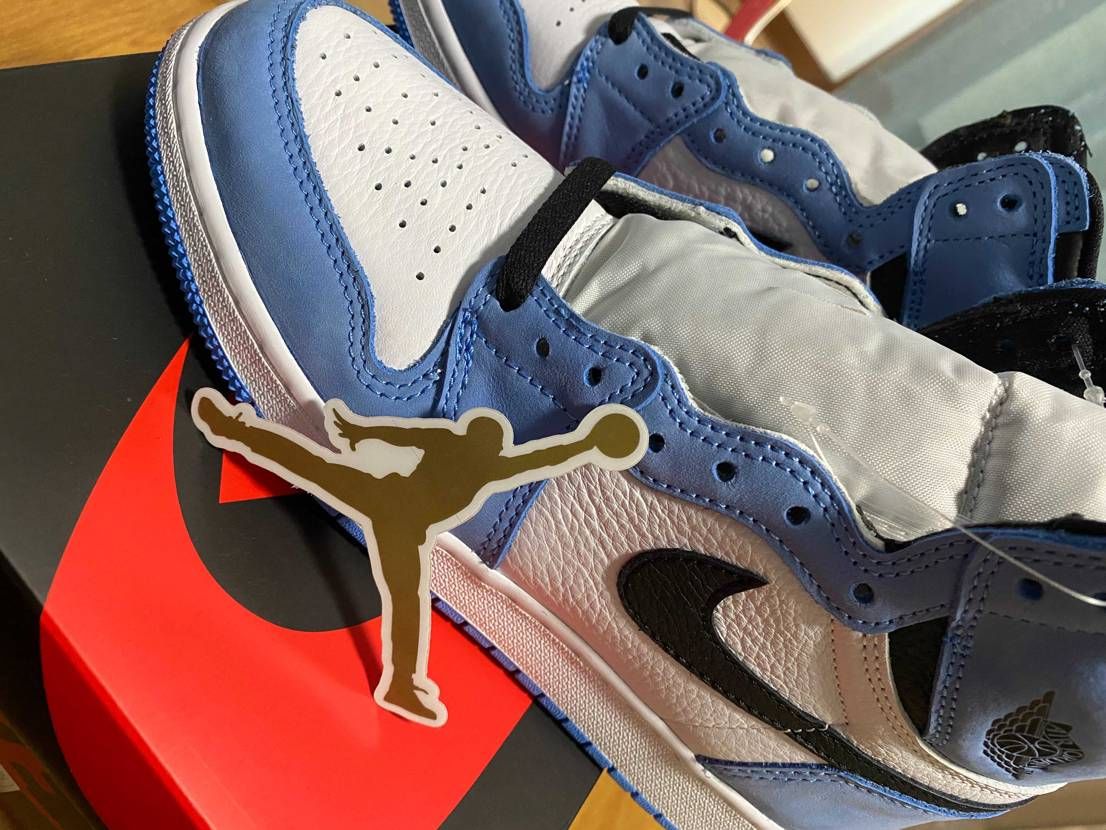 転送使って九州からやっと到着しました〜
まさかジャンプマンステッカー入ってると