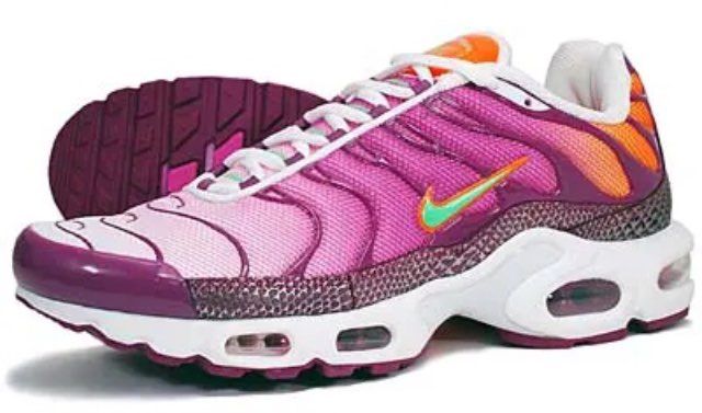 誰かこれの価値わかる方いませんか？

NIKE WMNS AIR MAX P