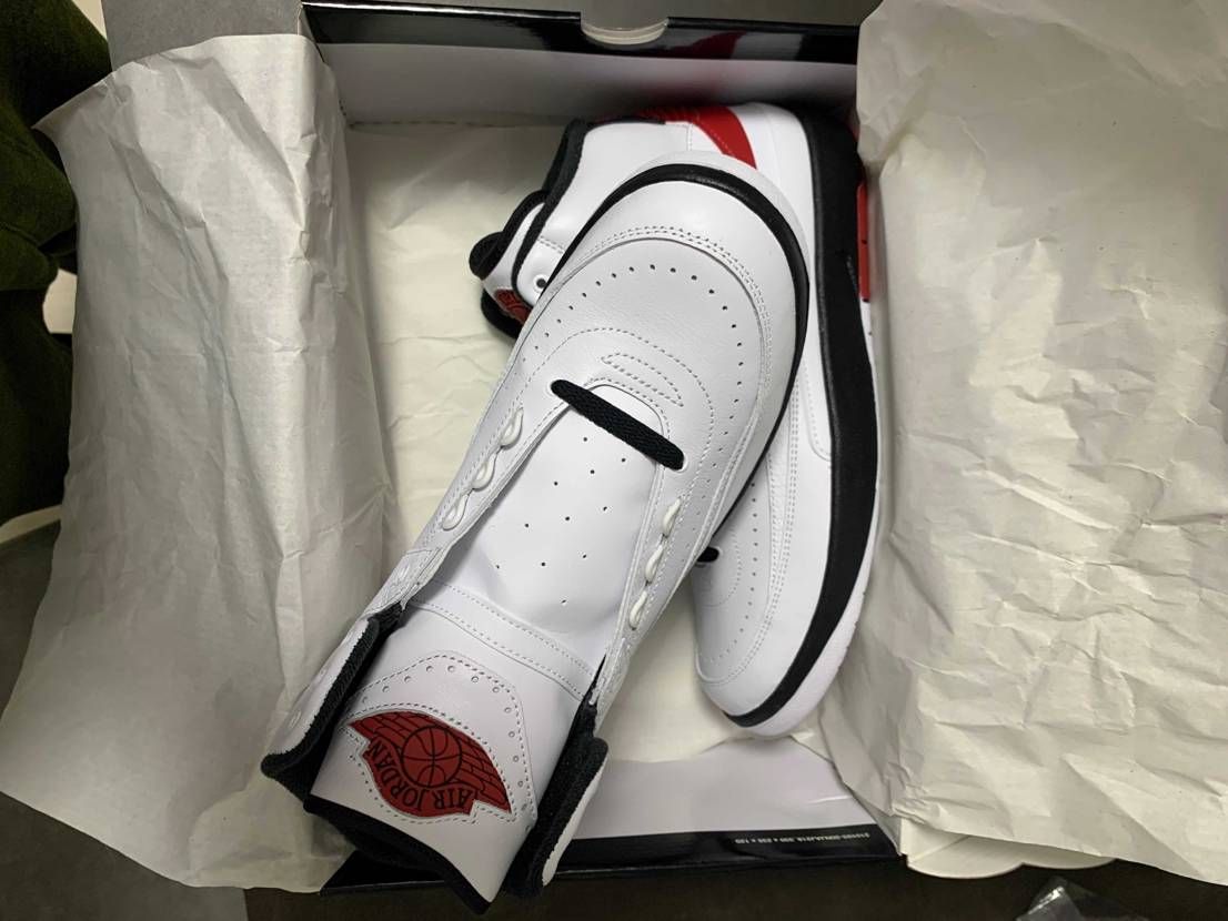 AJ2当たったんですが、白いウィングロゴのタグが着いてなかったです😭
新年早々