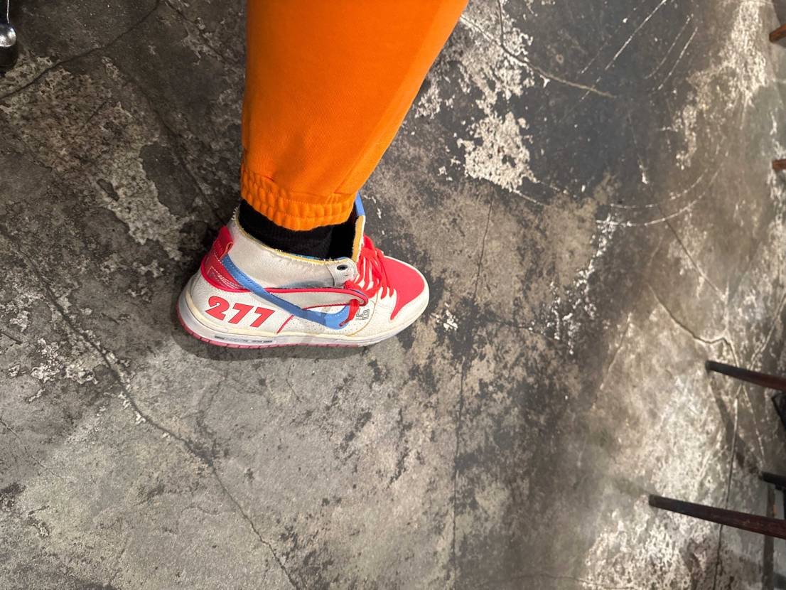 たまに履きます。
他にない良さがありますよ。