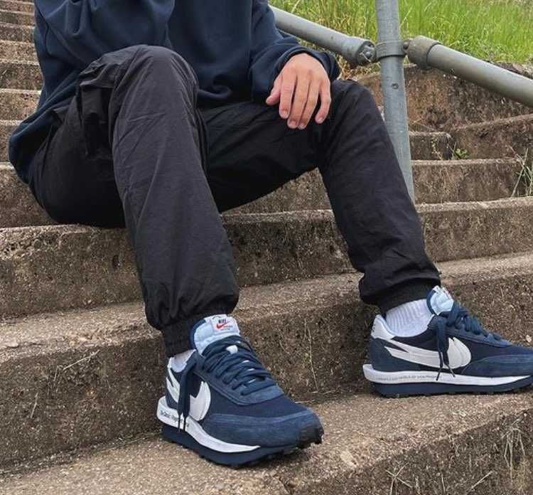 sacaiフラグメントにこのタイプのパンツを合わせようと思っていますが、このタイ