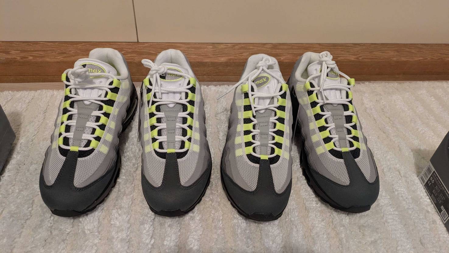 エアマックス95 イエローグラデ　メンズウィメンズ両方当たったので比較画像です！