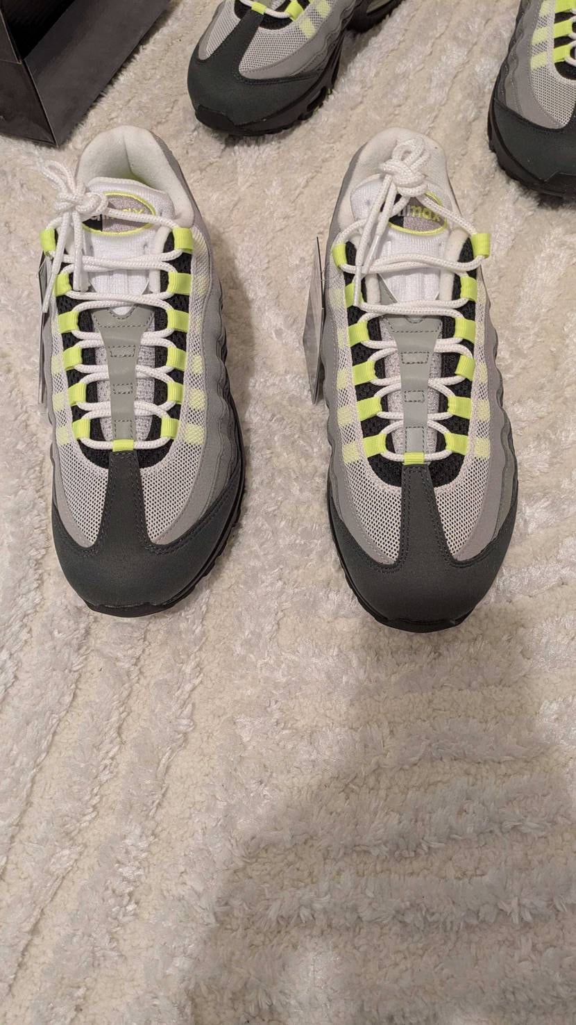 エアマックス95 イエローグラデ　メンズウィメンズ両方当たっ