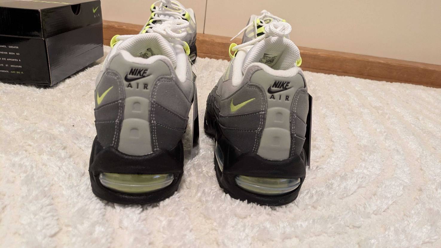 エアマックス95 イエローグラデ　メンズウィメンズ両方当たっ