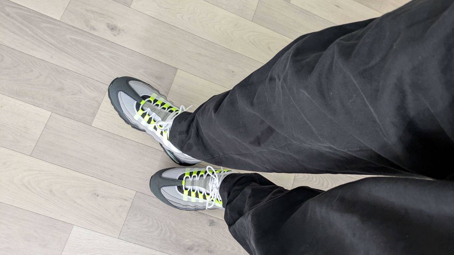 念願のエアマックス95初おろし！
いっつもワッフルとかジョ