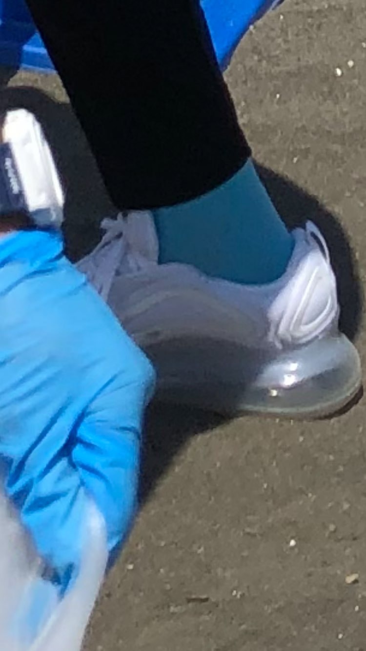 このスニーカー知ってる方いますか？？
写真あまりなくて情報