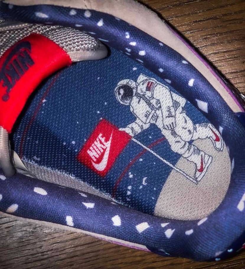 Air Force 1 "moon landing"

