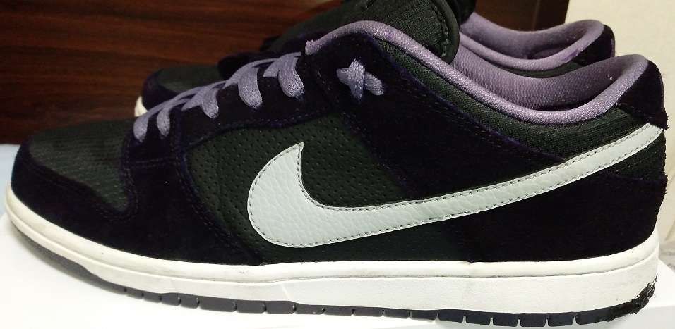 黒のスエードのせいかあまりそまりませんでした
尚、マスキングしてないので雑塗り