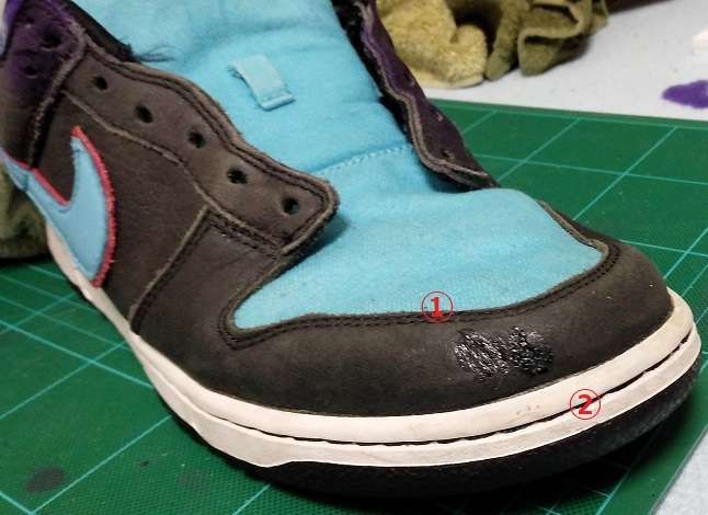 【つま先のダメージ補修】
DUNKのつま先にカッターで傷を