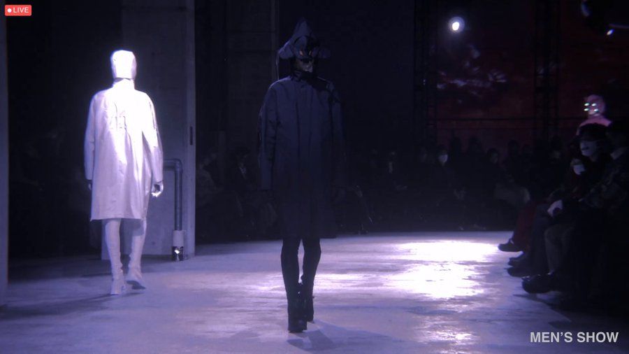 エヴァ×UC（メンズ）
もしかしたらNIKEコラボもあるかもしれない？
ウィ