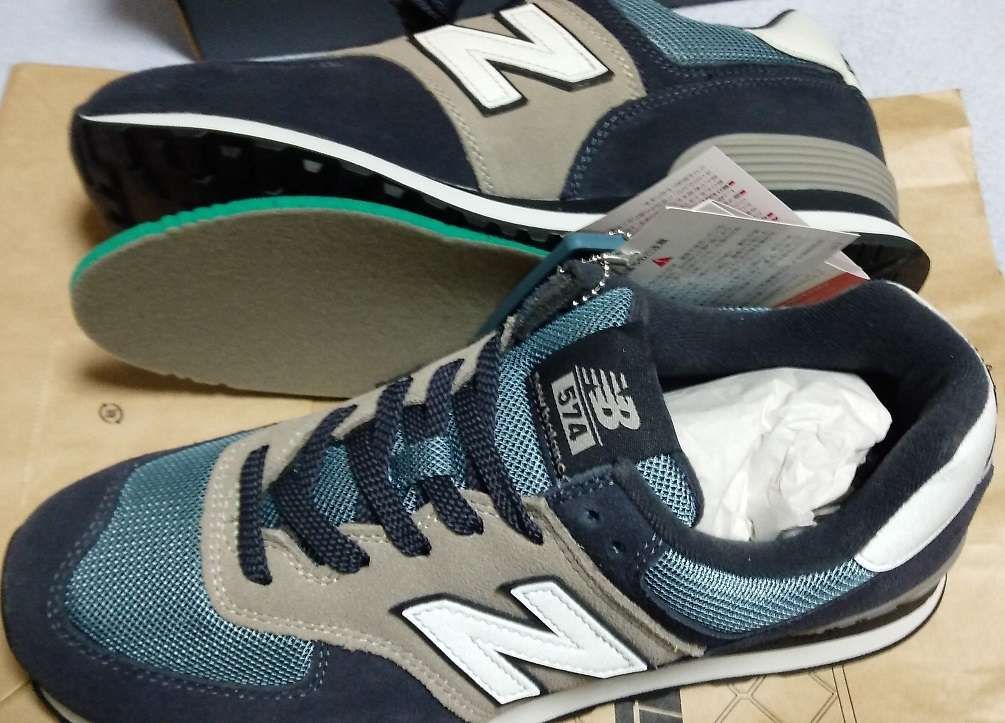 ニューバランスの流通限定のML574KM2を購入
ミタスニーカーズと公式流通限