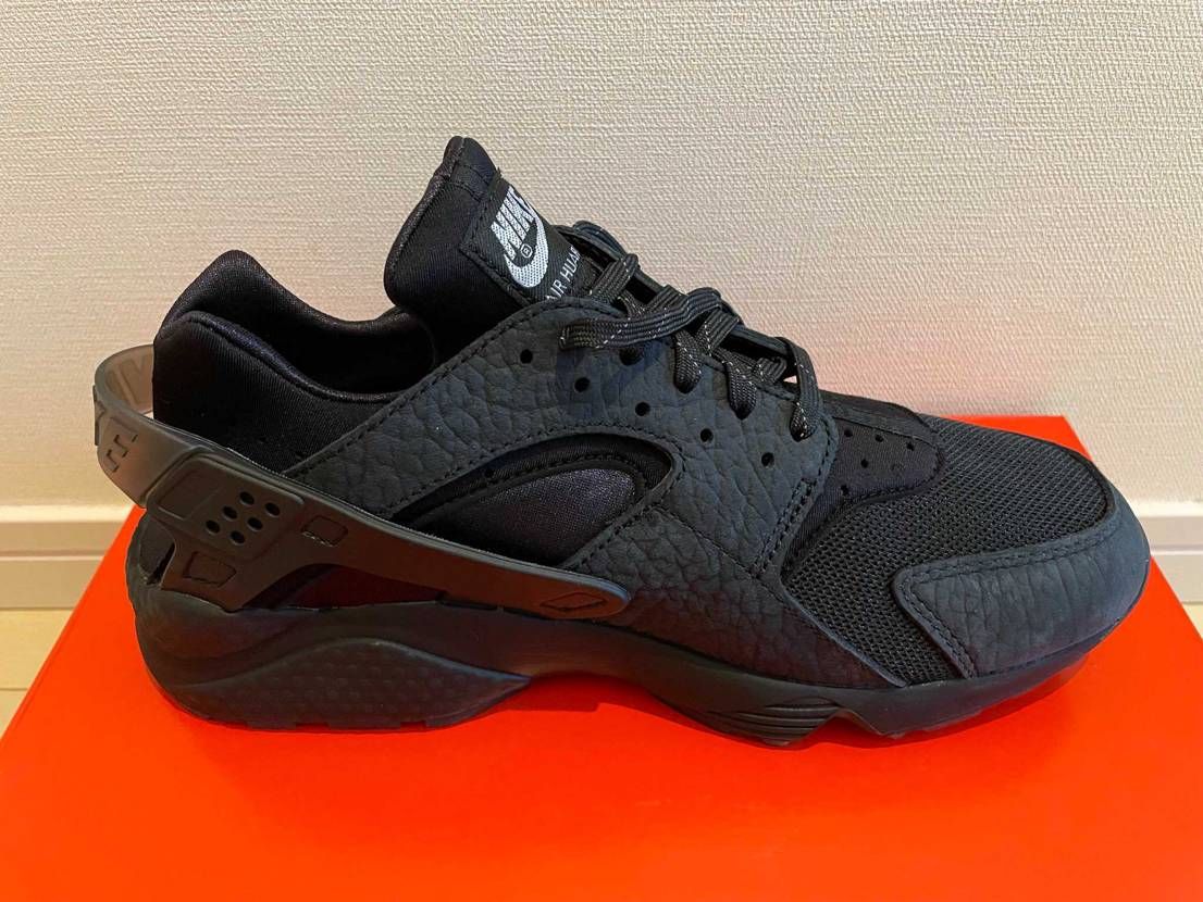 エンドから黒色のエアハラチが届きました!
日本では販売して