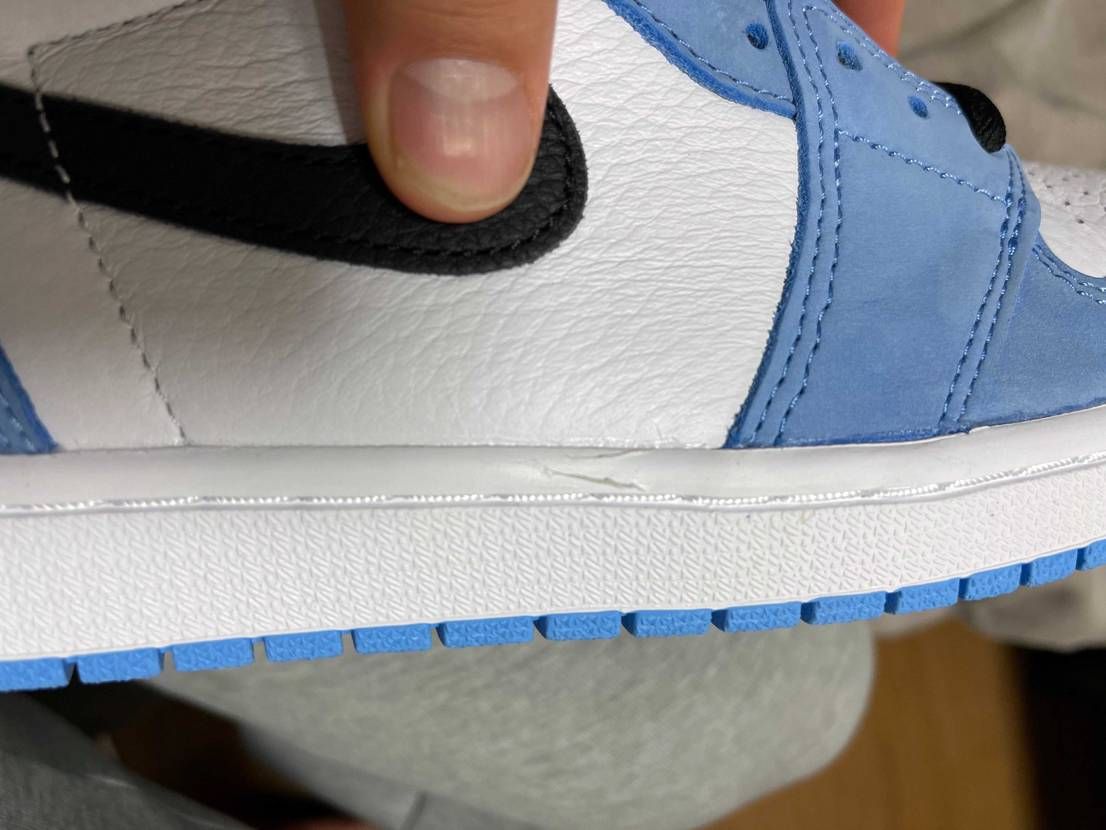 今回の　Jordan 1 、スニダンで4足買ったんですけど、