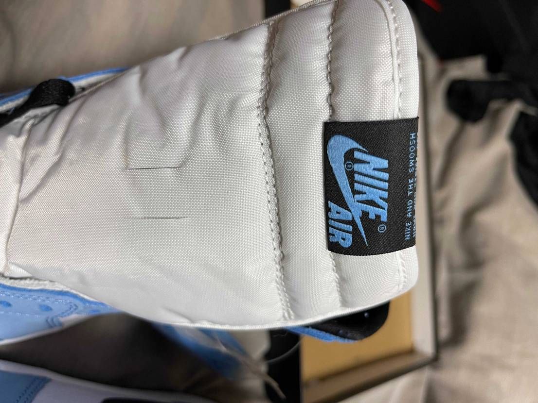 今回の　Jordan 1 、スニダンで4足買ったんですけど、