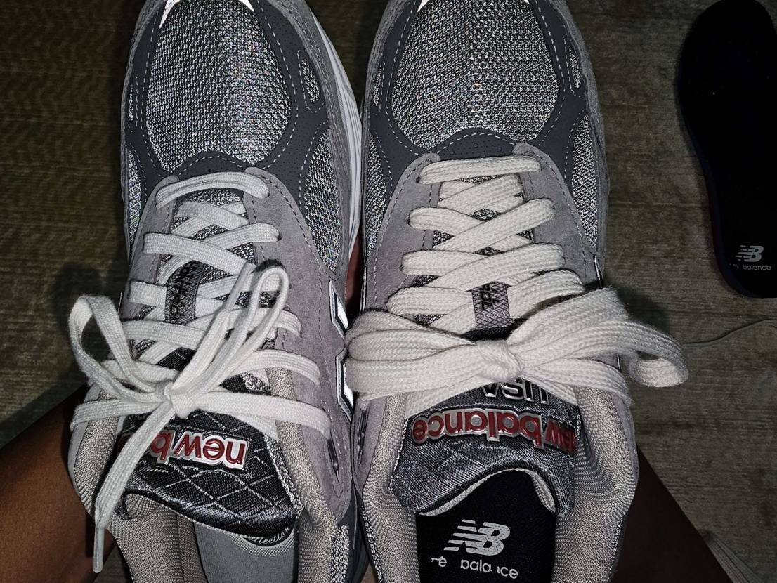 お気持ち程度のクリーム色やん。
左:純正白   右:クリーム