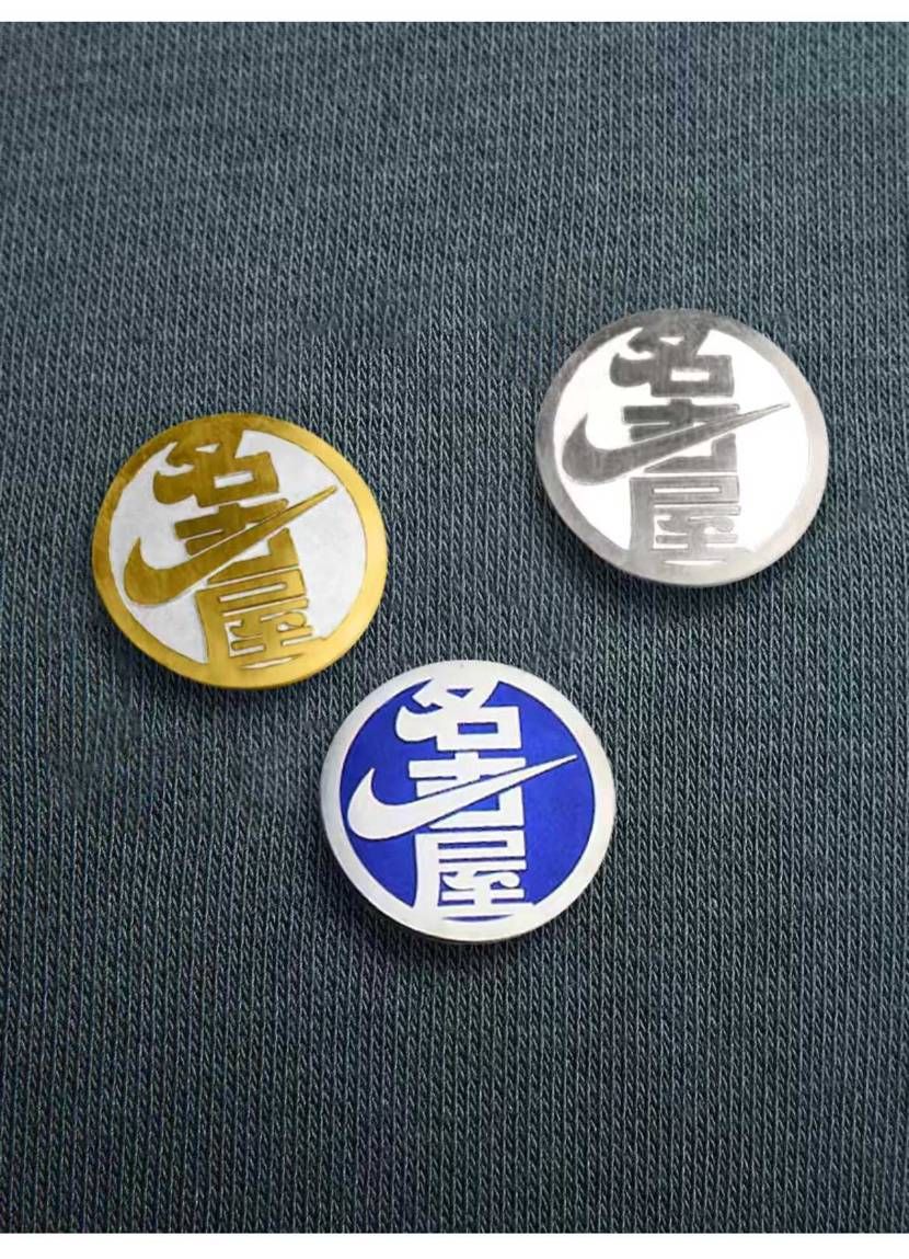 NIKE NAGOYA
ピンズ欲しいけど15,000円はちょっと高いかな
シ