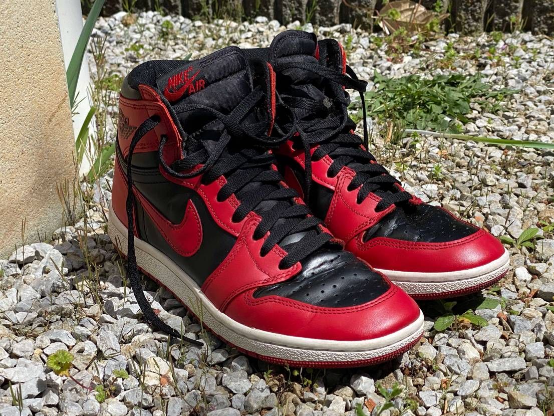 朝の犬散歩。
AJ1は夏でも暑くないから年中履けますね。