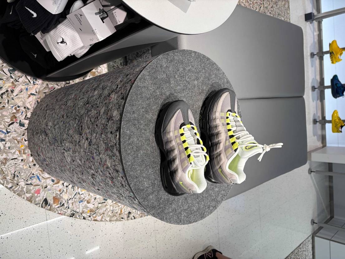 コクーンシティ、朝イチ入店したところ、ウィメンズのみ。
並んでいた方々お疲れ様