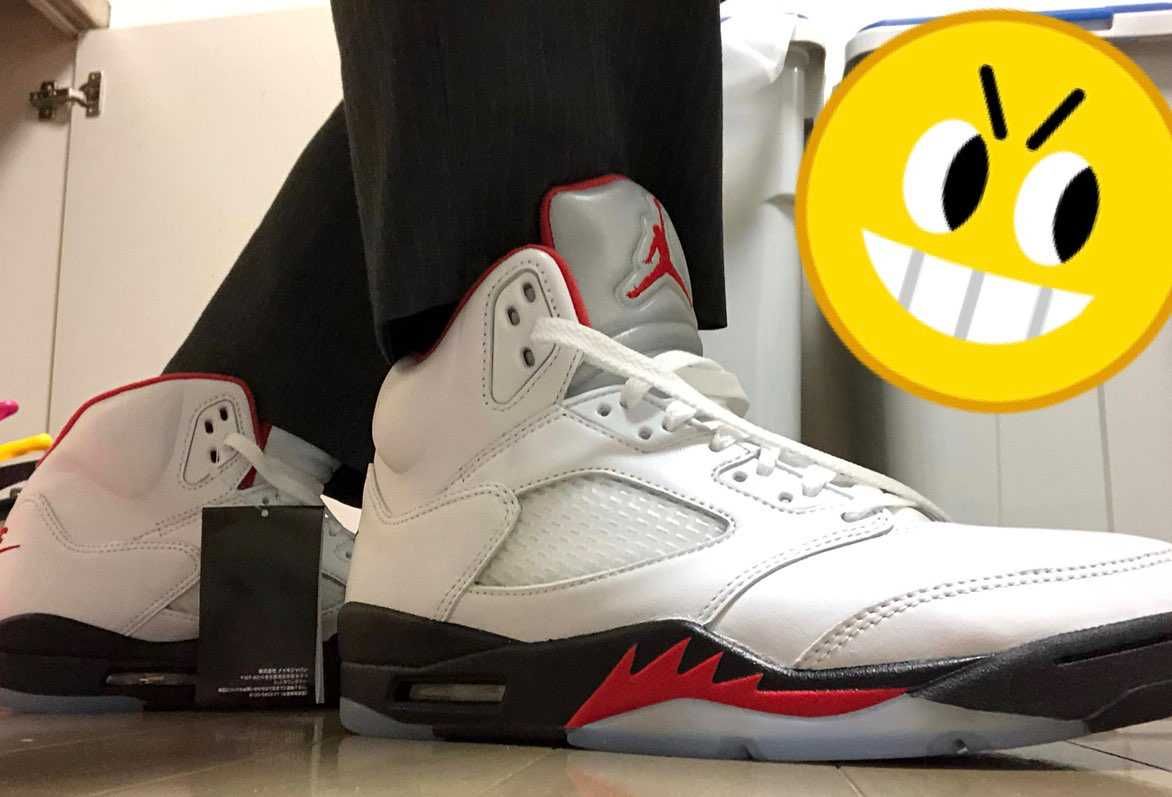 うわあああ、やっと届きました😭
初めてのAJ5、エグいカッコよくてイケメンで、